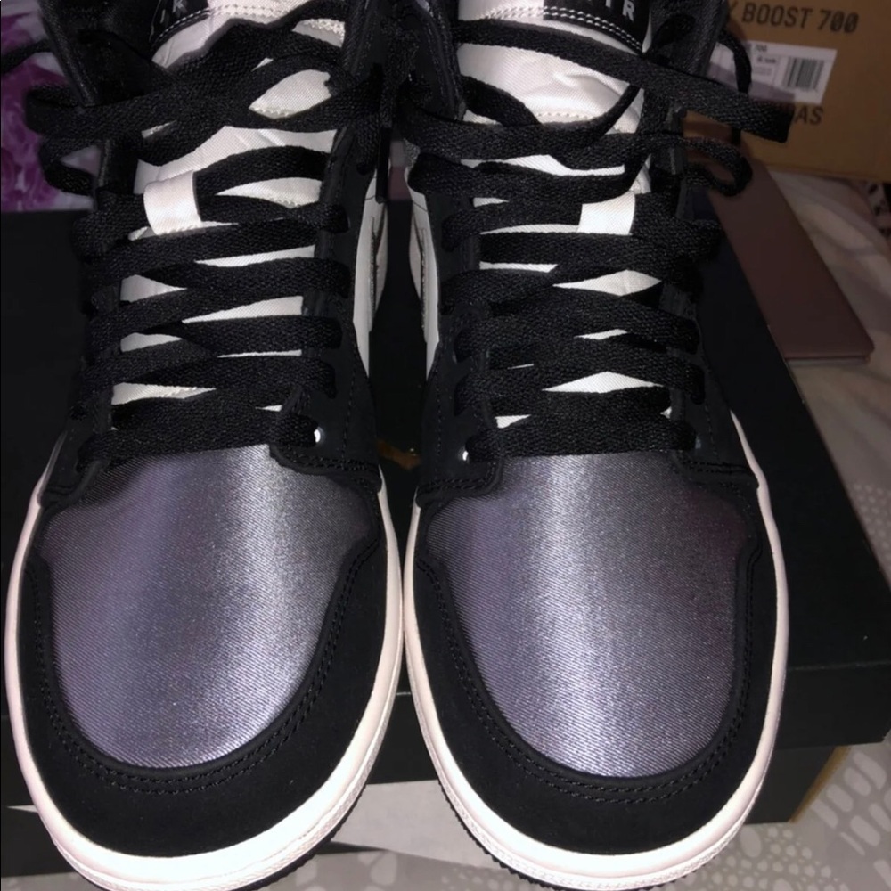 NEW * air Jordan 1 “ Satin smoke grey “